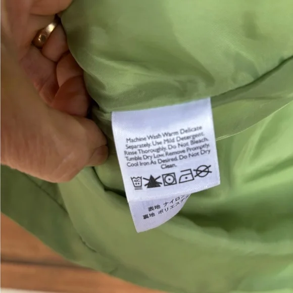 Eddie Bauer Women's Light Green Raincoat - Picture 4 of 6